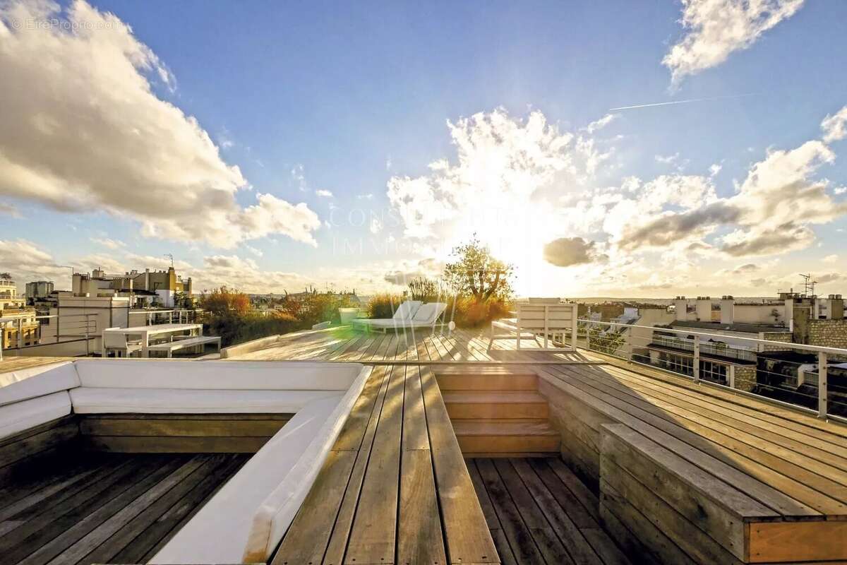 Appartement à PARIS-16E