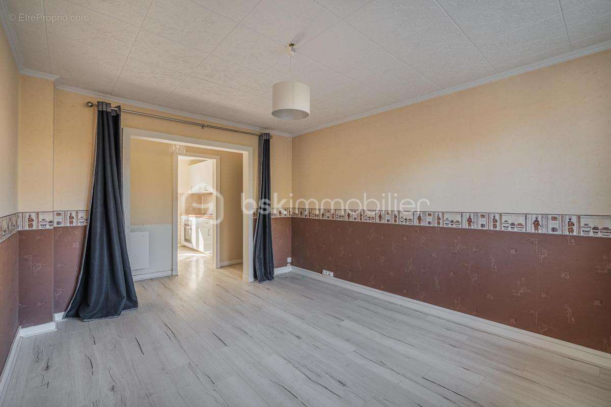 Appartement à FONTAINE