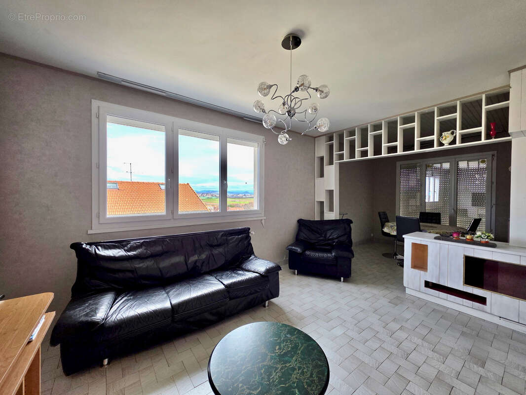 Maison à PERIGNAT-LES-SARLIEVE