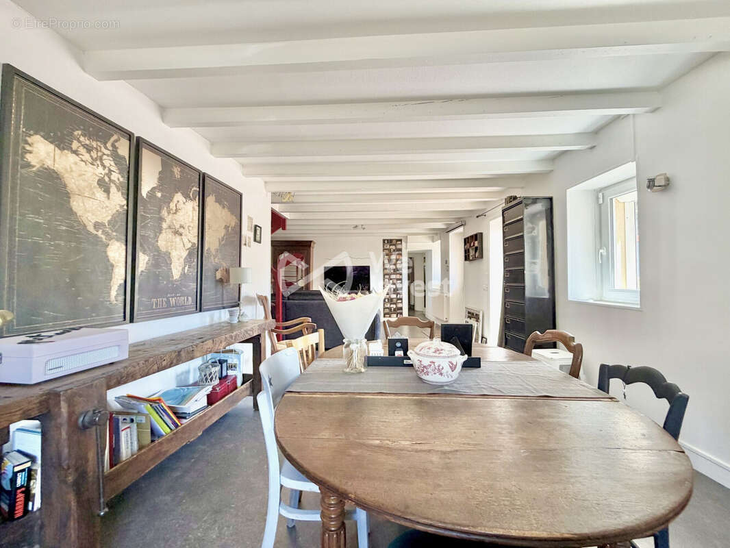 Maison à ENTRAIGUES
