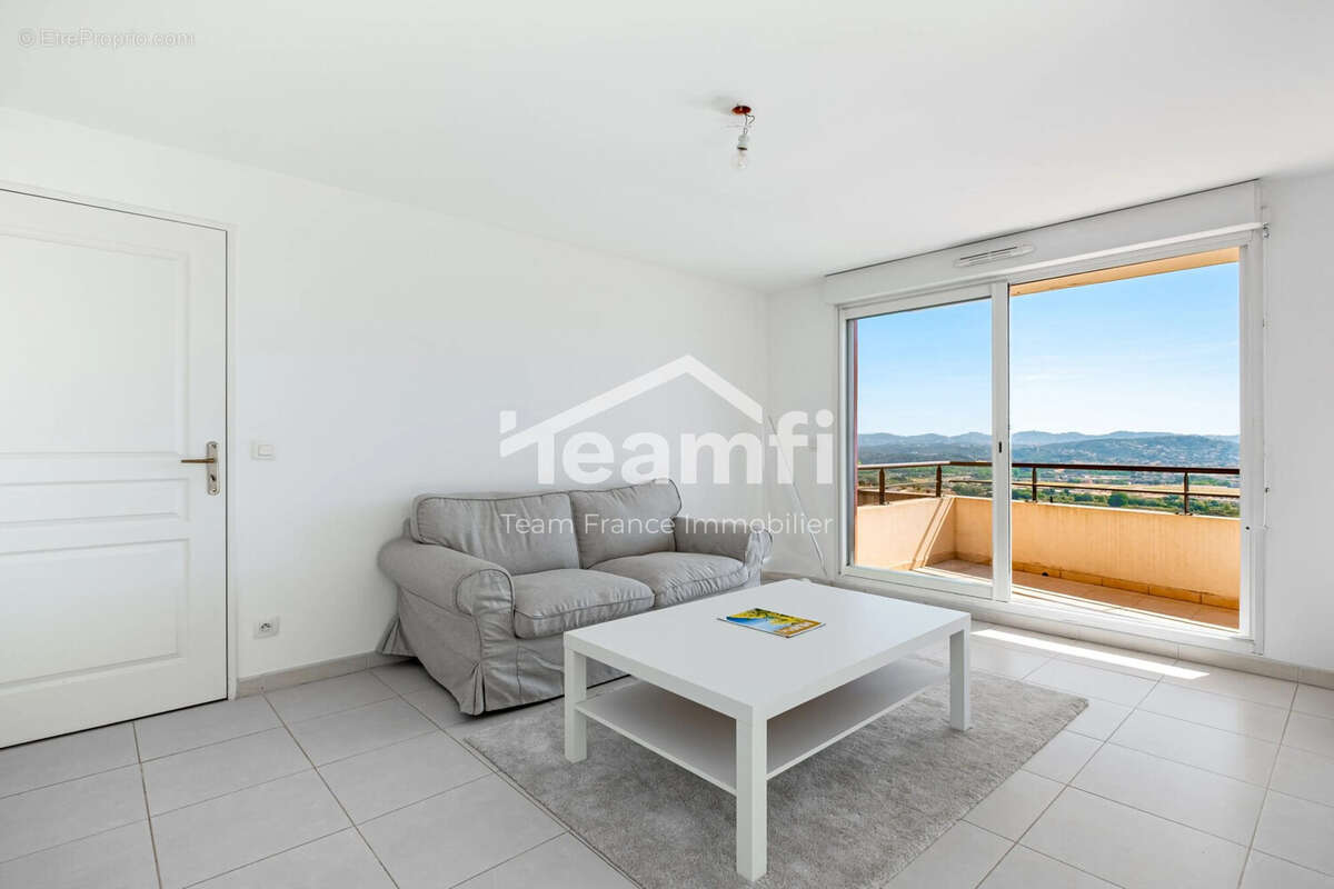 Appartement à MANDELIEU-LA-NAPOULE