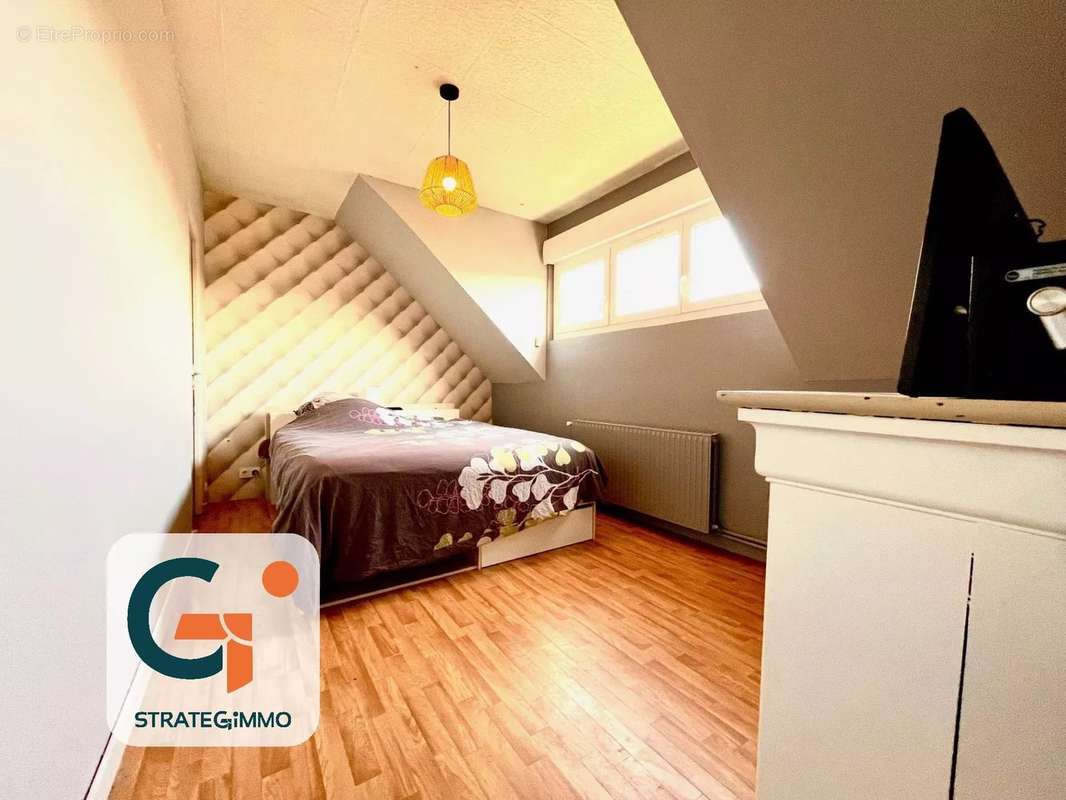 Maison à SAINT-ETIENNE-DU-ROUVRAY