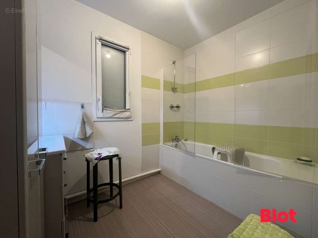 Appartement 79 m² à Mordelles  - photo 4