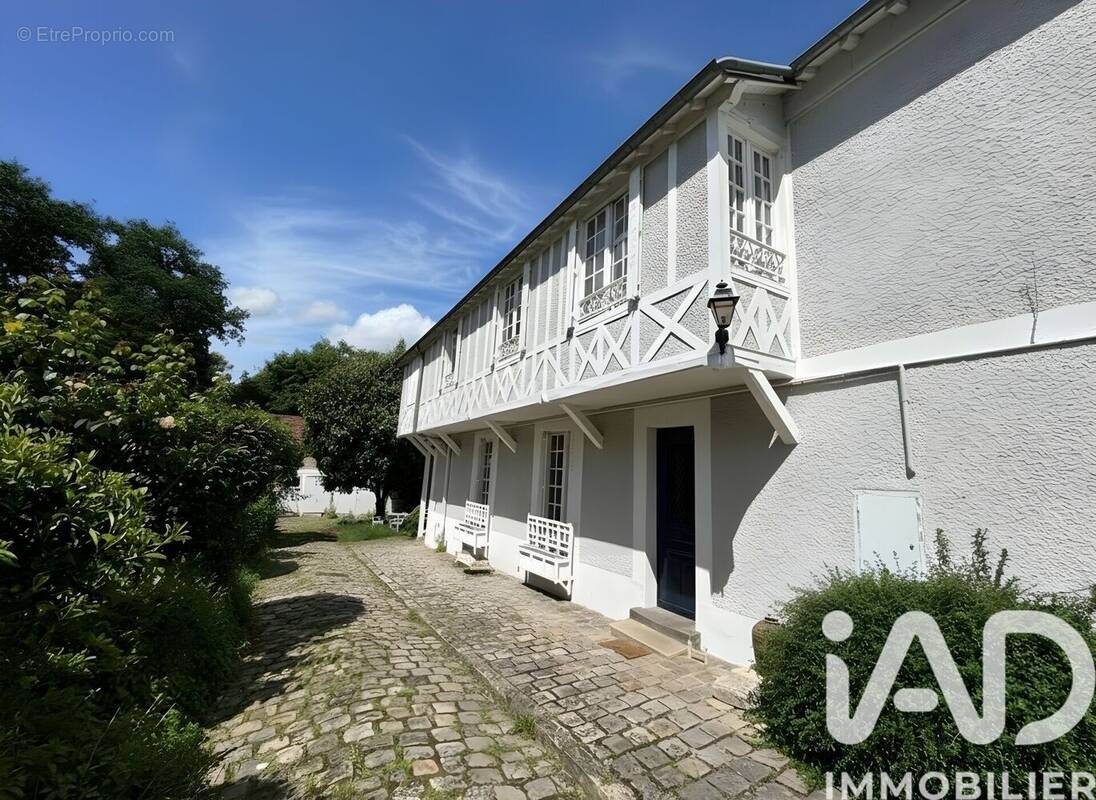 Photo 1 - Maison à RAMBOUILLET