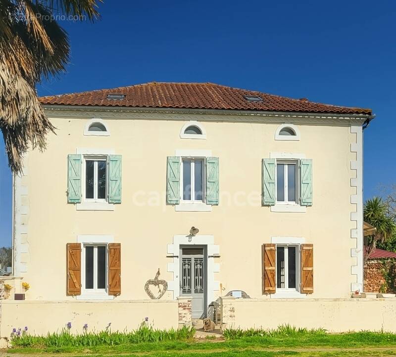Maison à EUGENIE-LES-BAINS
