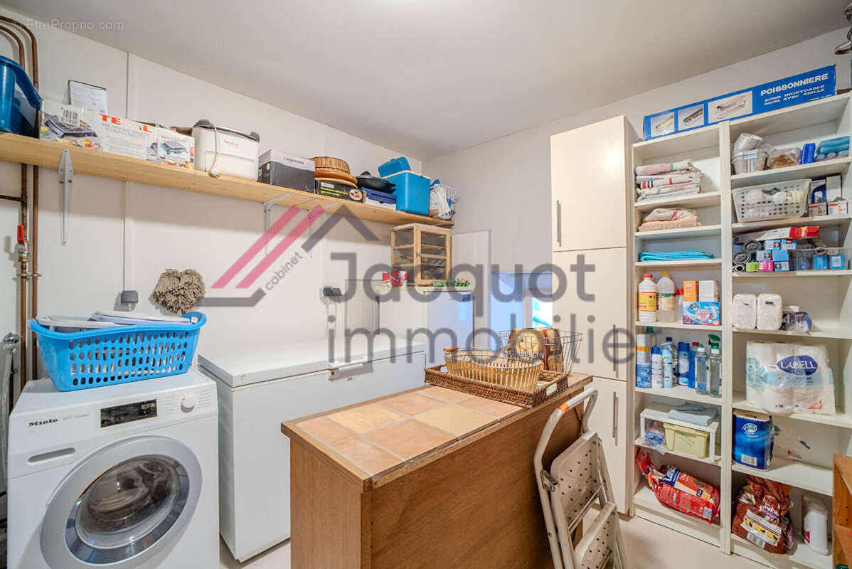 Maison à LONS-LE-SAUNIER