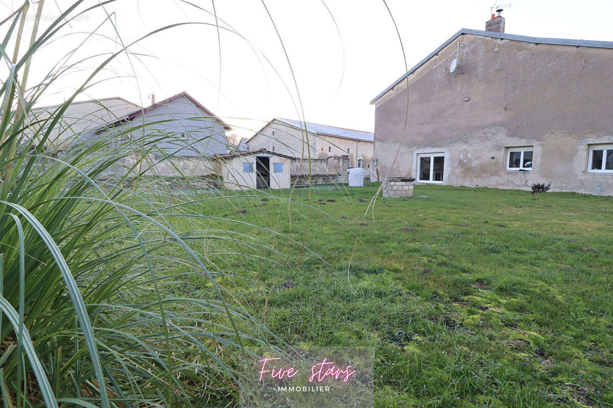 Maison à TILLY-SUR-MEUSE