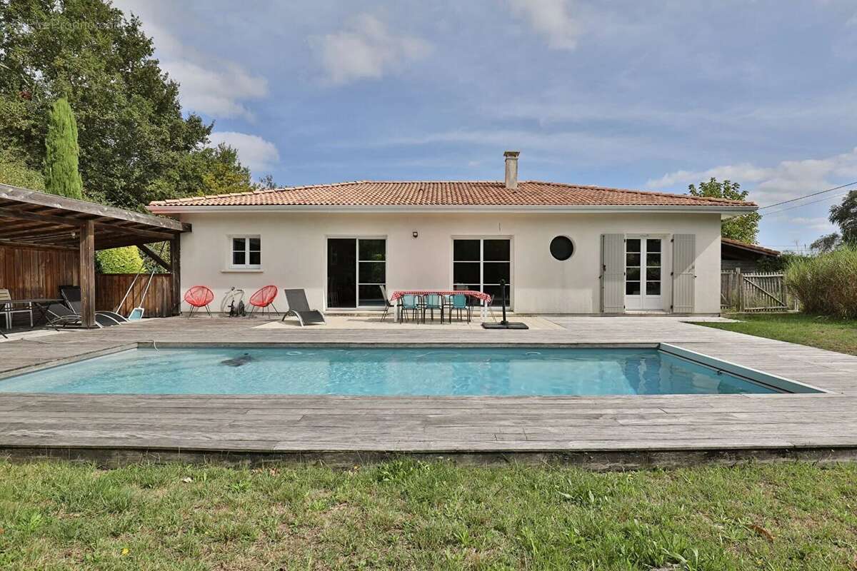 Maison à PARENTIS-EN-BORN