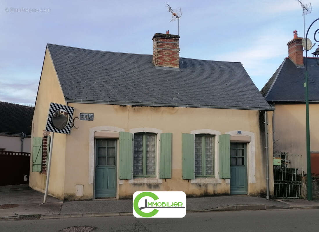 Maison à SEMUR-EN-VALLON