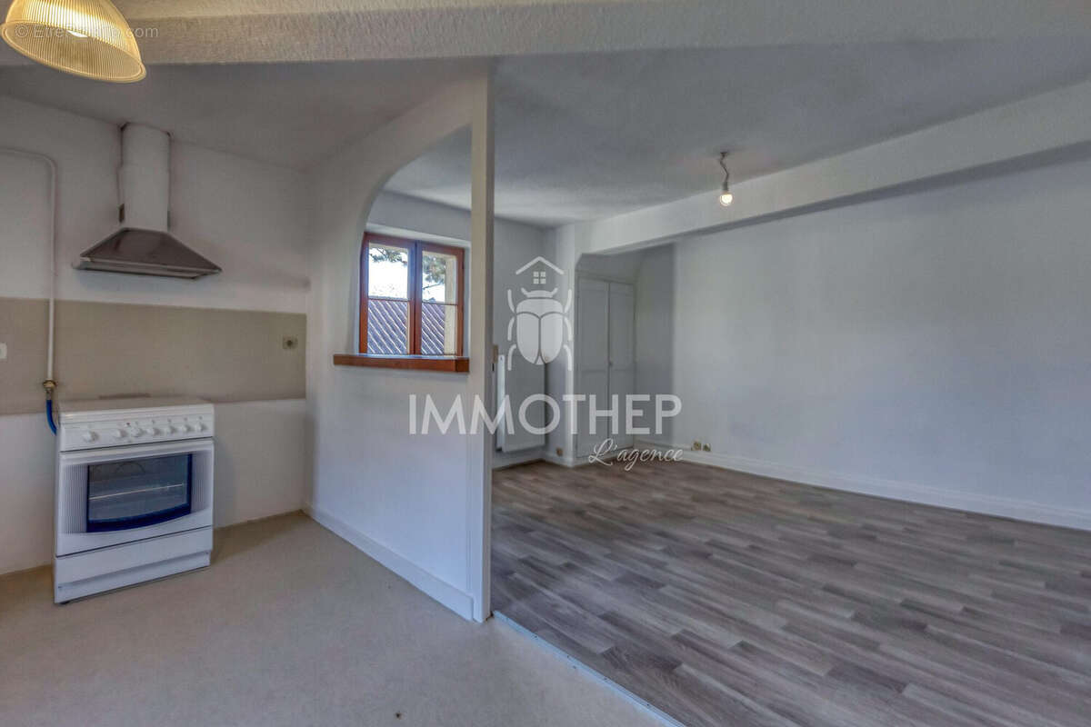 Appartement à SAINT-NAZAIRE-LES-EYMES