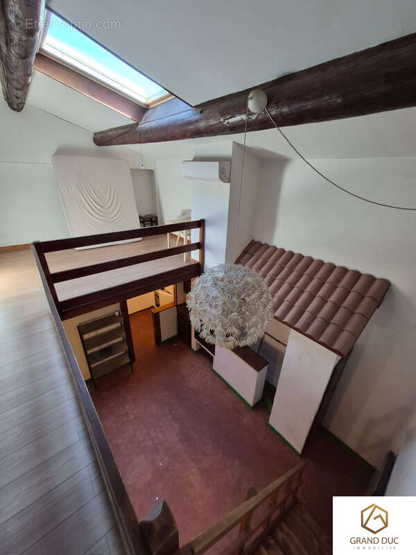 Appartement à MARSEILLE-1E