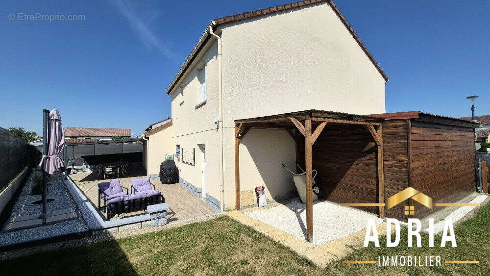 Maison à ENNERY
