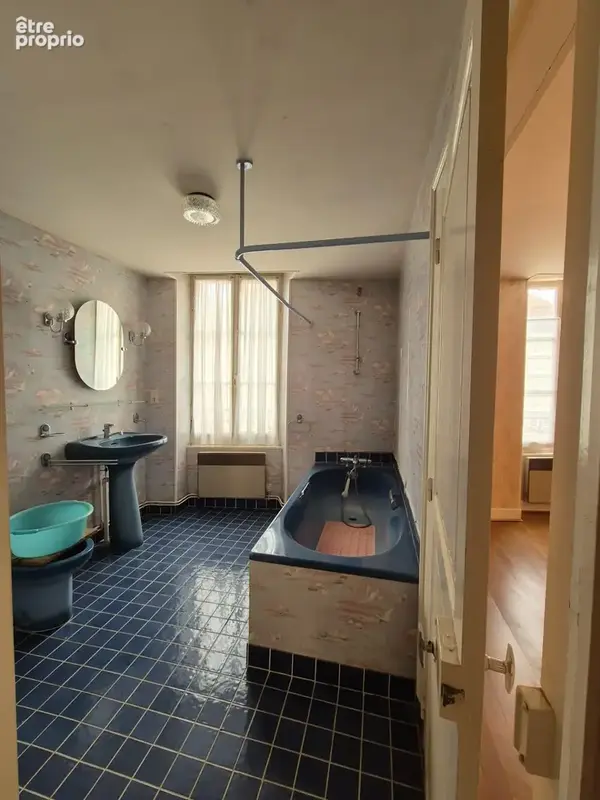 Indre (36) : maison de bourg à vendre 6 pièces de 156 m2 Véranda jardin clos et appartement supplémentaires ! - photo 13