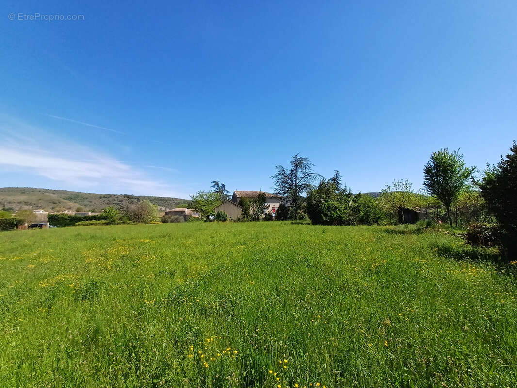 Terrain à SAINT-PRIVAT