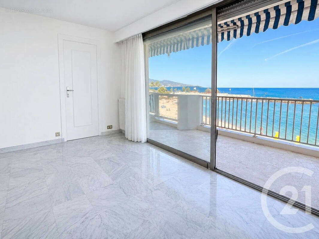 Appartement à ROQUEBRUNE-CAP-MARTIN