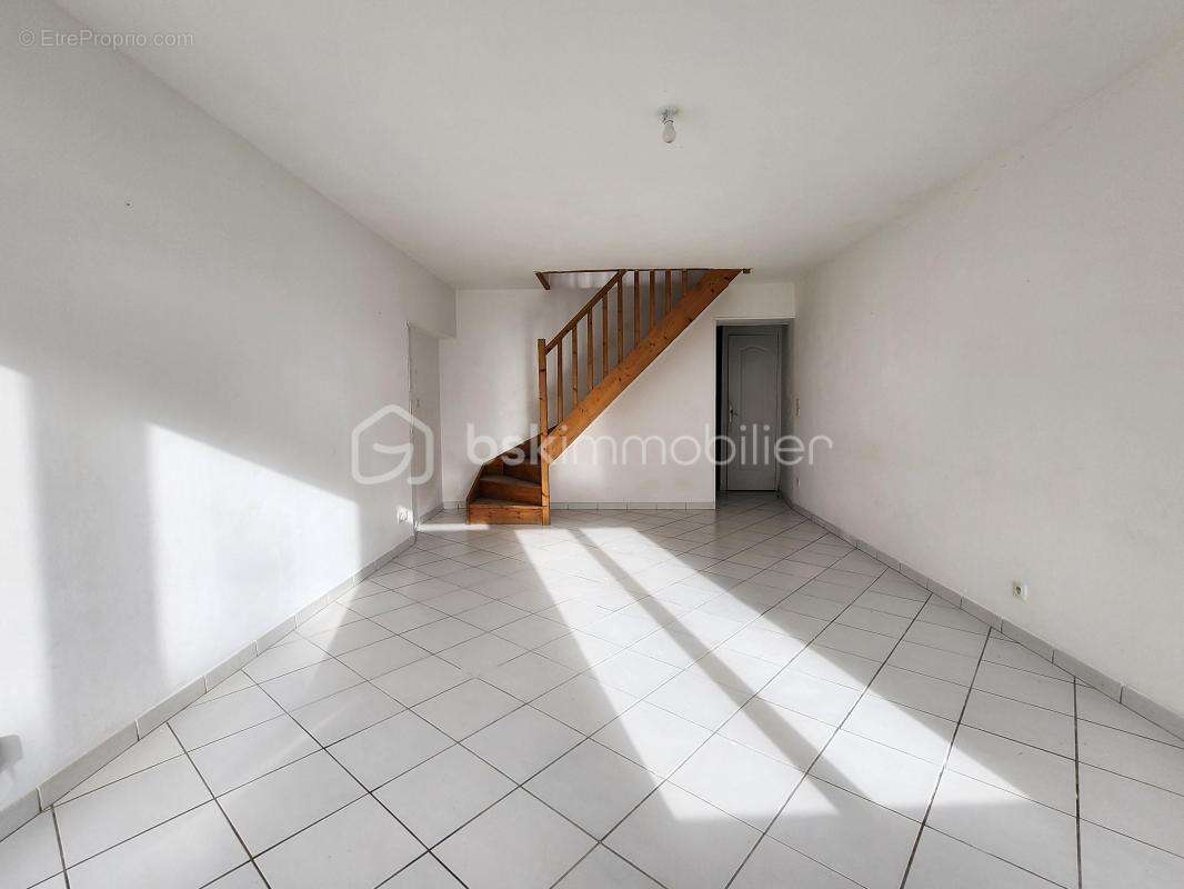 Maison à SAINT-JEAN-DES-BAISANTS