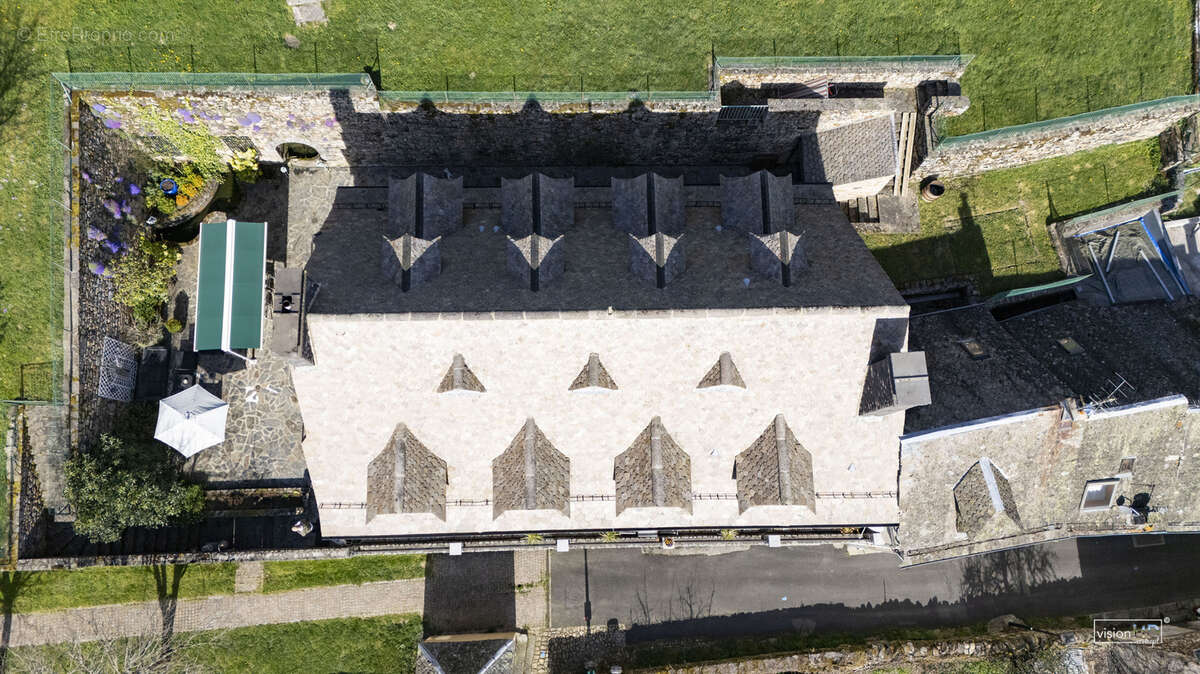 Maison à CHAUDES-AIGUES