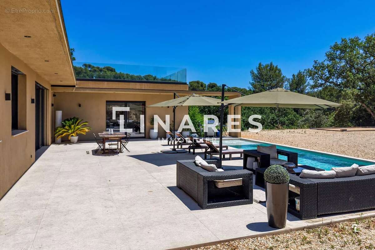 QUINTESSENCE - Villa T5 de 240m² - Garage de 115m² - Piscine - Terrain de 2900m² - 13011 EOURES - photo 12