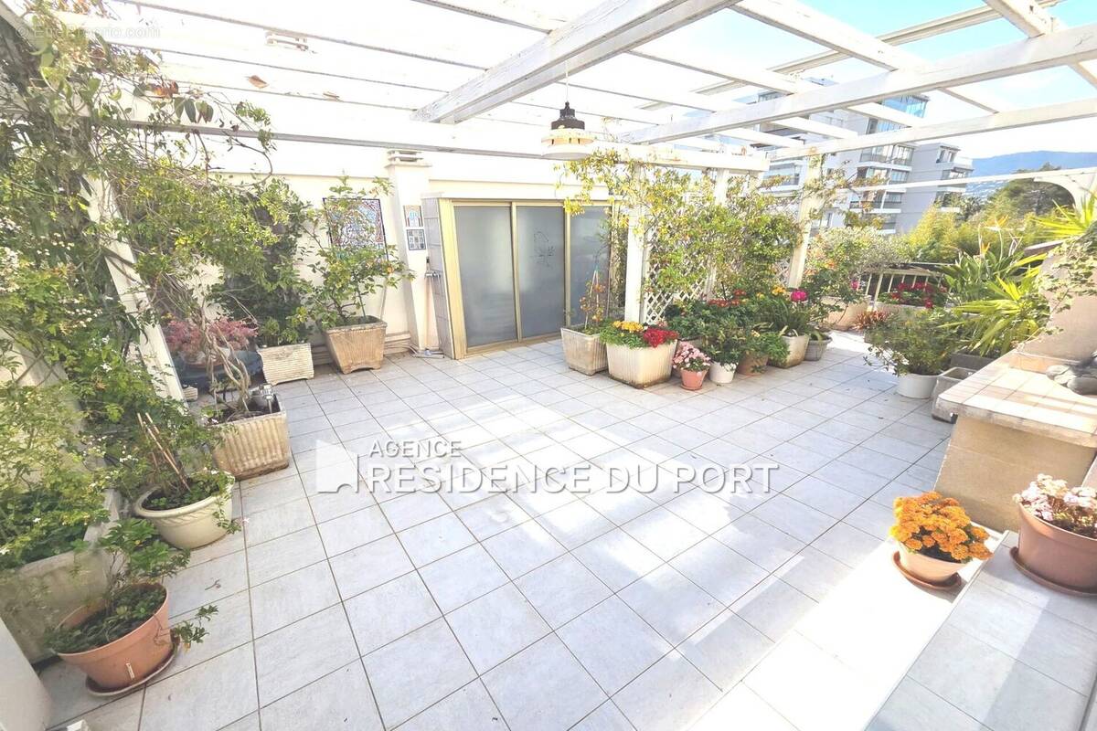 Appartement à MANDELIEU-LA-NAPOULE