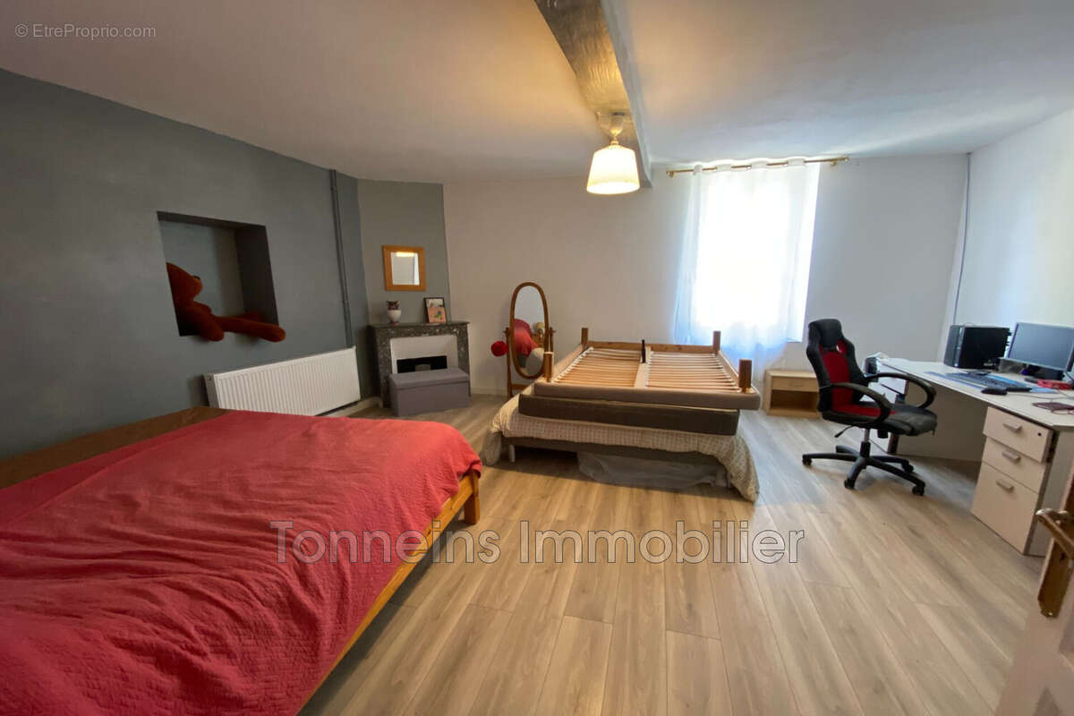 Maison 260 m² à Lagruere  - photo 8