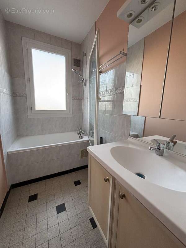 Appartement à SAINT-MARTIN-D&#039;HERES