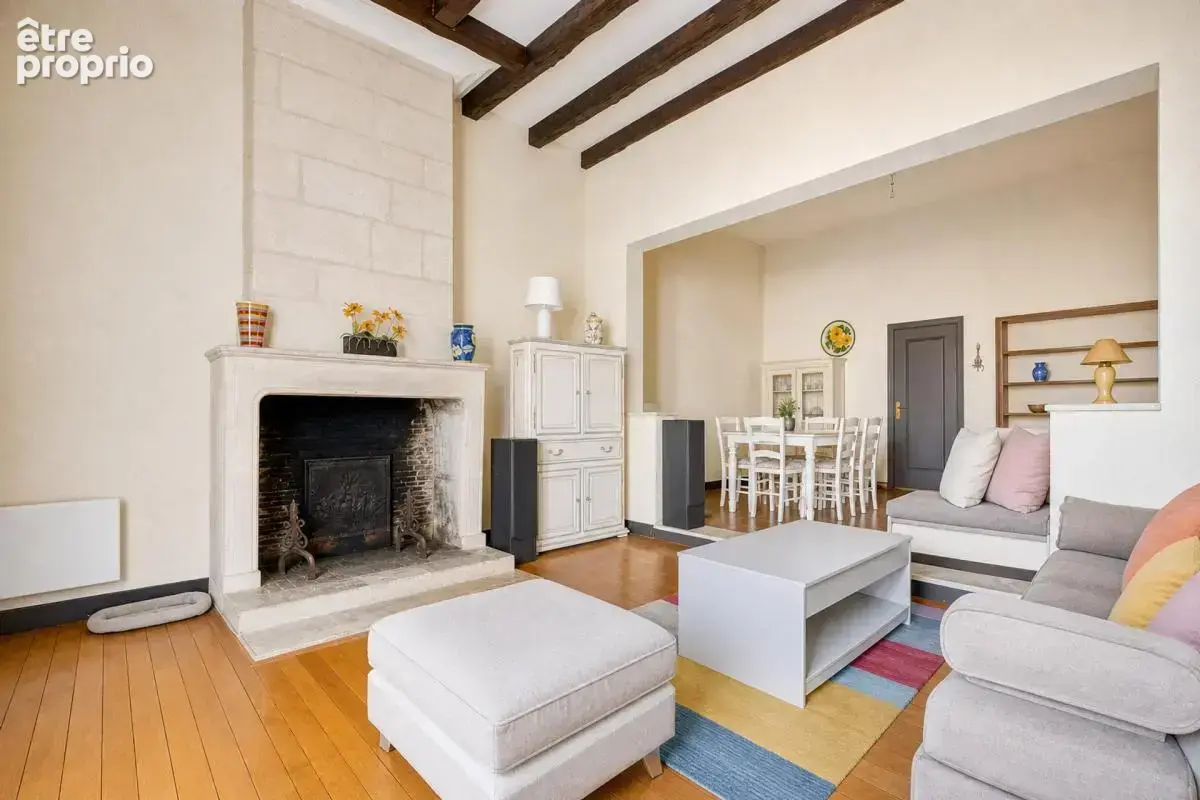 Appartement de 3 pièces de 94 m² à Saintes - photo 2