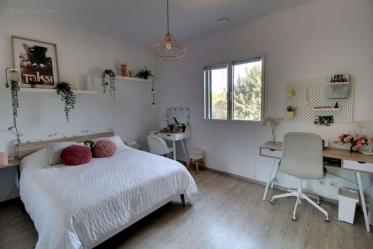 A VENDRE ! Maison contemporaine à Draguignan de 159 m² avec piscine et double garage - photo 16
