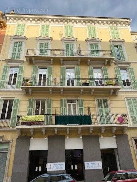Nice rue foncet - grand studio mansarde - photo 3