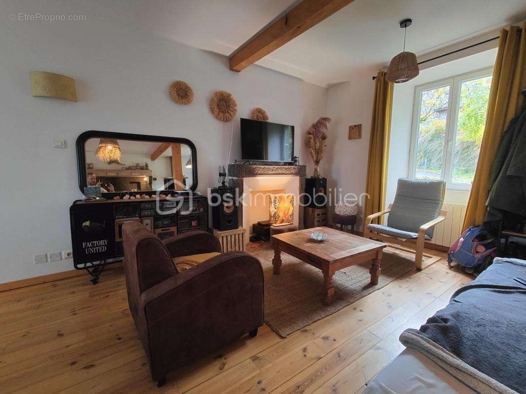 Maison à SAINT-PIERRE-ROCHE