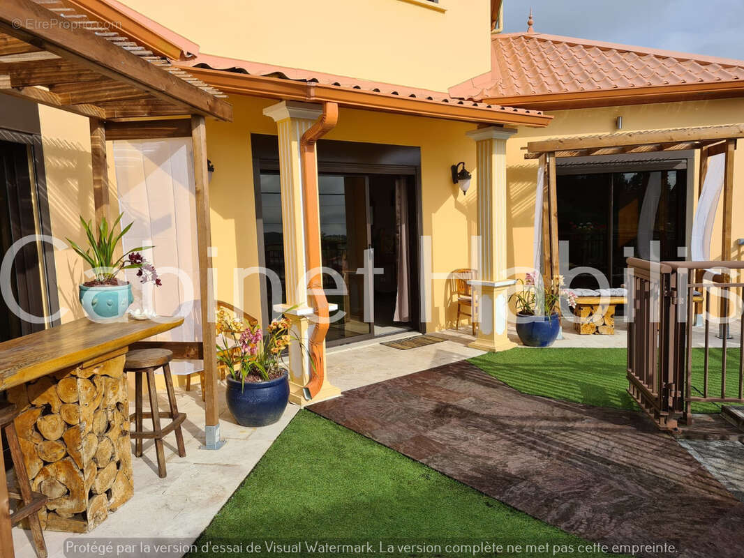 A vendre - une maison de type t6 de 120 m2 environ - plaine des cafres - 466 550 € hai - photo 2