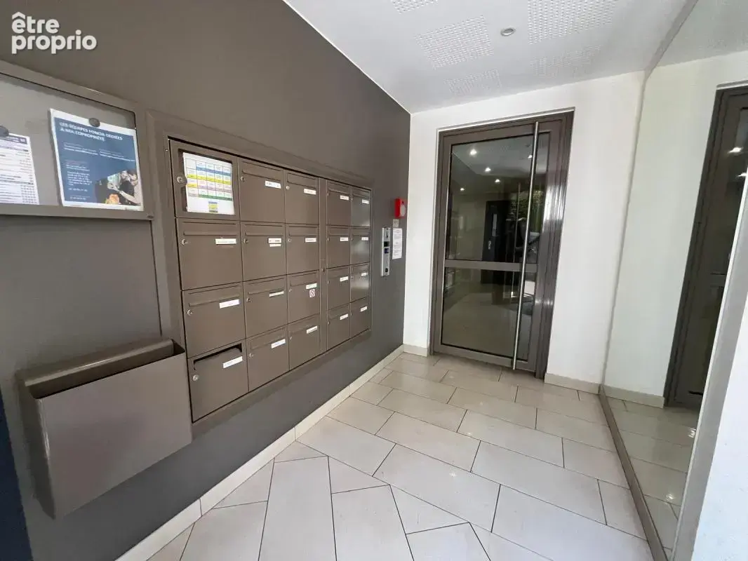 Beau deux pièces occupé - Immeuble récent A21 - photo 2
