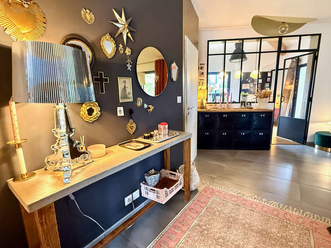 Maison à SAINTE-CECILE-LES-VIGNES