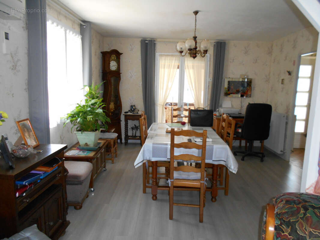 Maison à SAINT-GEORGES-SUR-LA-PREE