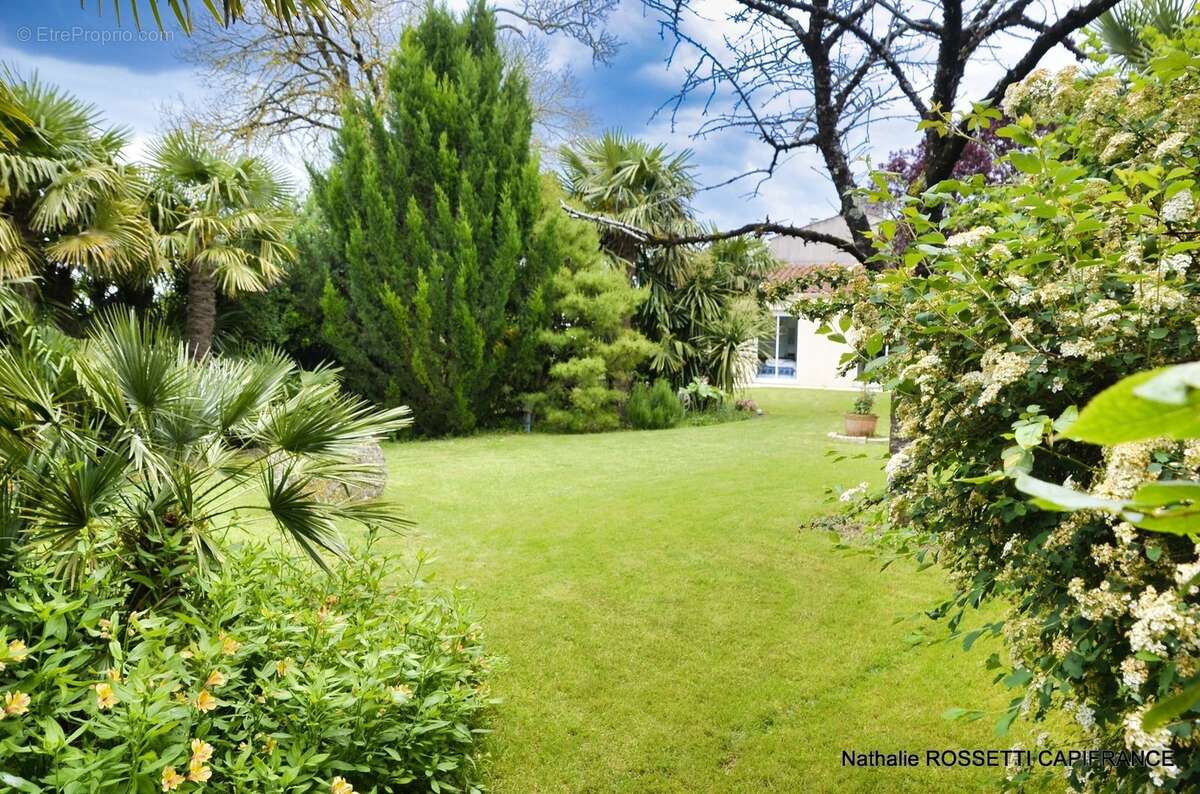 Maison à vendre 6 pièces LA GREVE SUR MIGNON (17)Maison de charme avec jardin paysagé et dépendance – 133 m² habitables sur 947  - photo 27