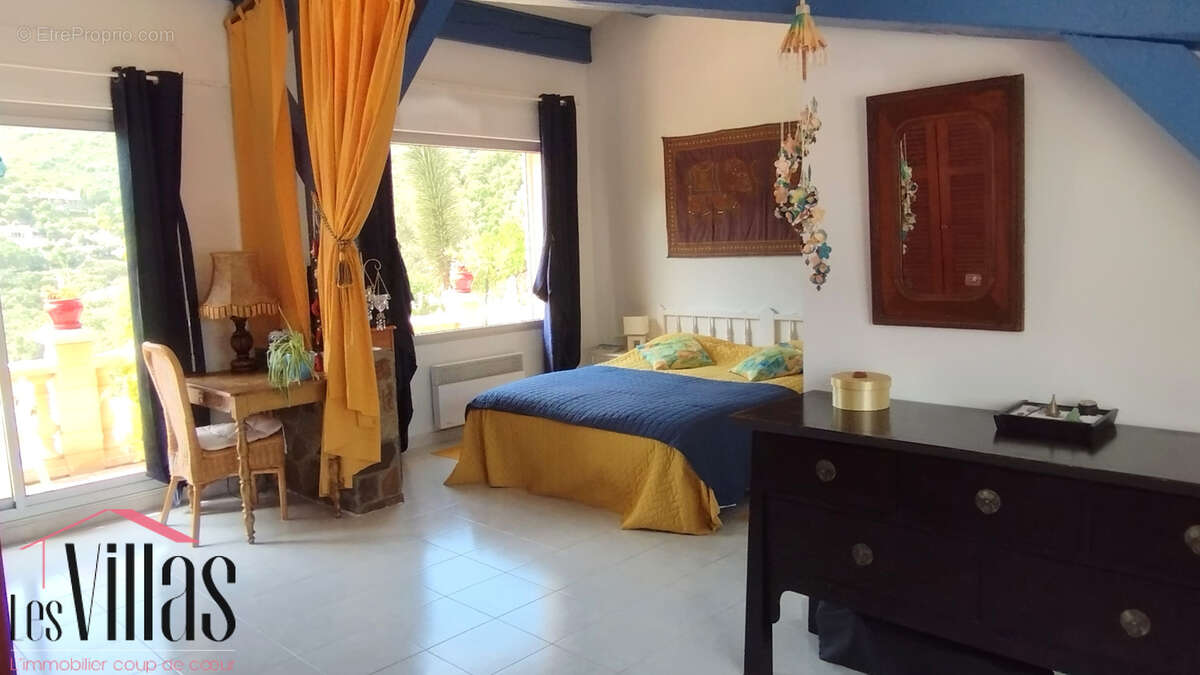 villa T6 vue panoramique PISCINE + STUDIO - photo 18