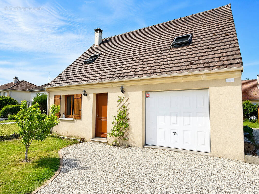 Maison à TRAINOU