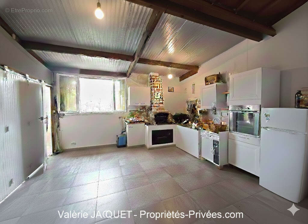 Maison à LA ROCHE-CHALAIS