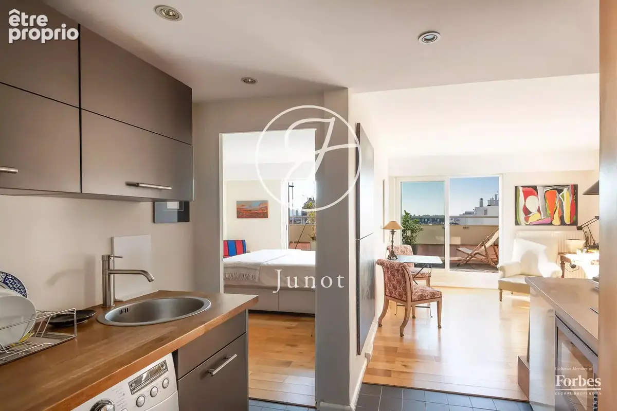Paris 18e - LAMARCK CAULAINCOURT - Appartement à vendre - 34.21m² loi Carrez - Terrasse - Jardin - Piscine. - photo 6