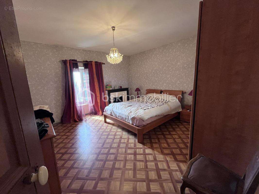 Maison à REVEL-TOURDAN