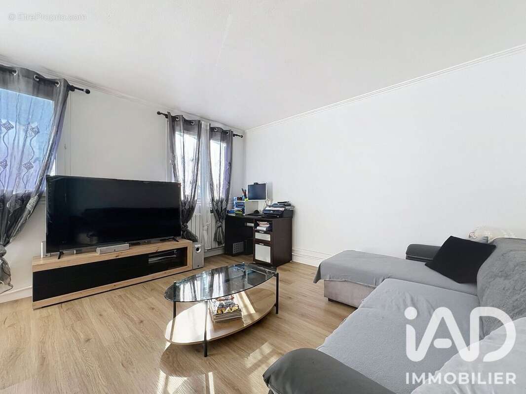 Photo 3 - Appartement à LE PLESSIS-TREVISE