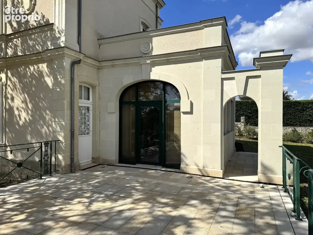Élégante maison de maitre 19e avec dépendances et jardin dans la région de Saumur - photo 5