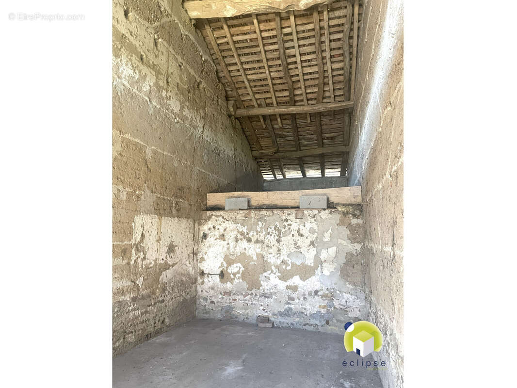 Attignat - Ferme mitoyenne 90m2 hab. + terrain + Nombreuses dépendances - photo 16