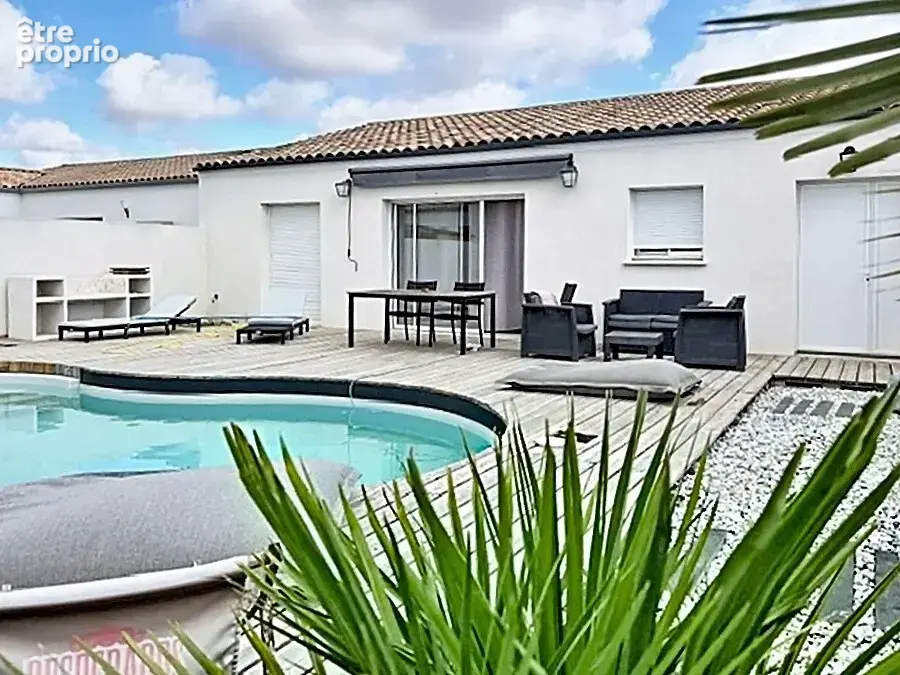 Maison de plain-pied - 2019 - 83 m² - 3 chambres - Jardin, piscine et garage - photo 2