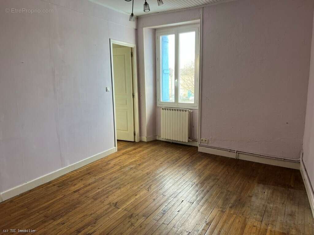 Maison à CELLEFROUIN