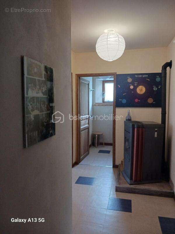 Maison à VILLAINES-LES-ROCHERS