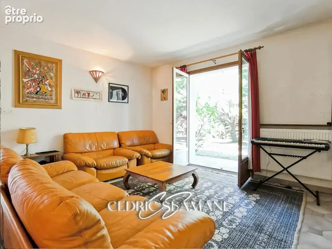 Exclusivitee maison 170 m2, 4 chambres, 1 cuisine, 1 double sejour, 1 buandrie, 2 wc, 1 garage, terrasse, jardin - photo 3