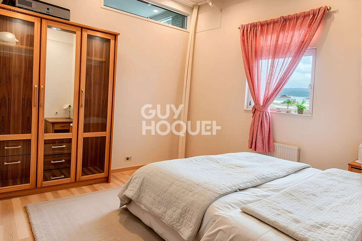 Maison à REMIRE-MONTJOLY