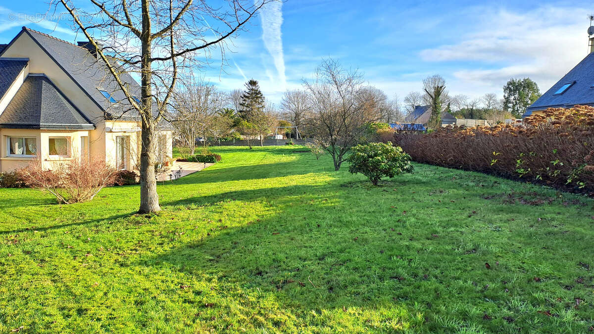Maison à POMMERIT-LE-VICOMTE