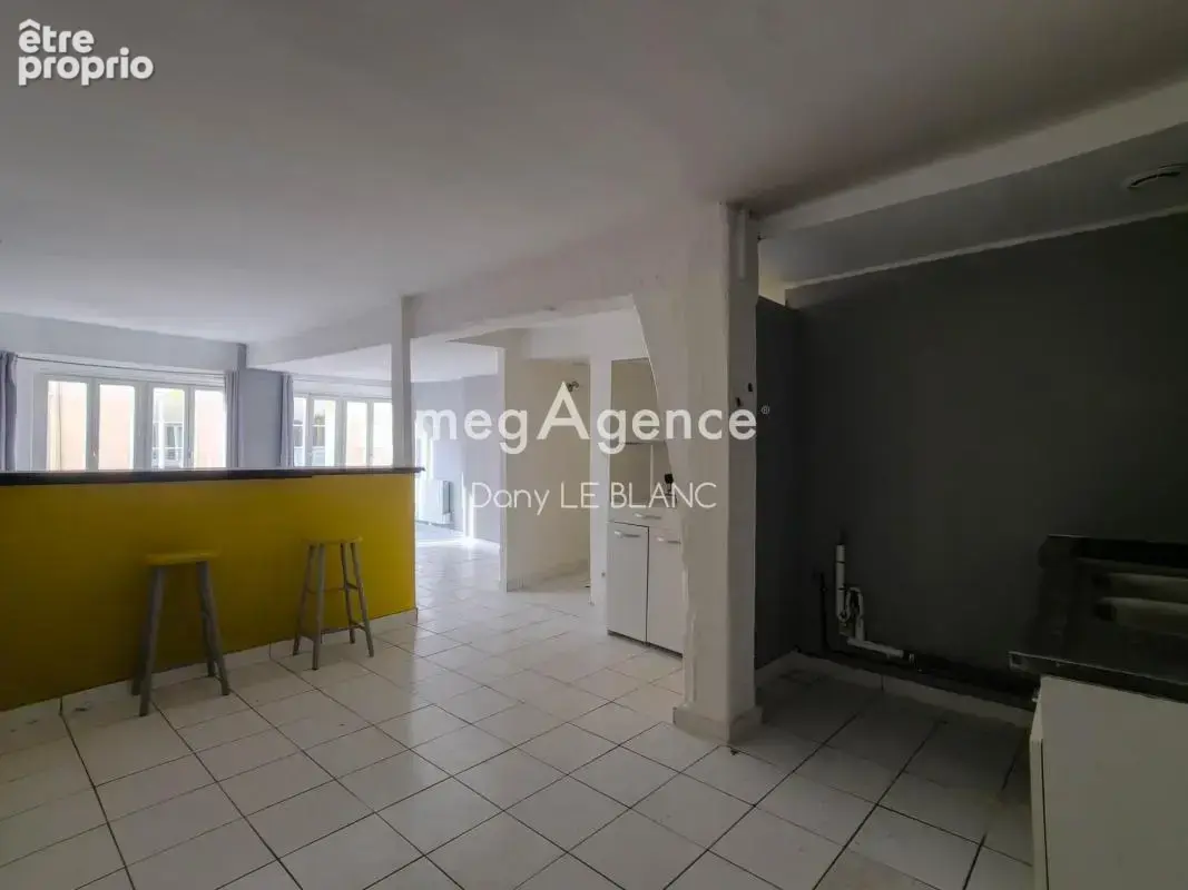 Immeuble 5 lots libres, 290 m², centre-ville - photo 3