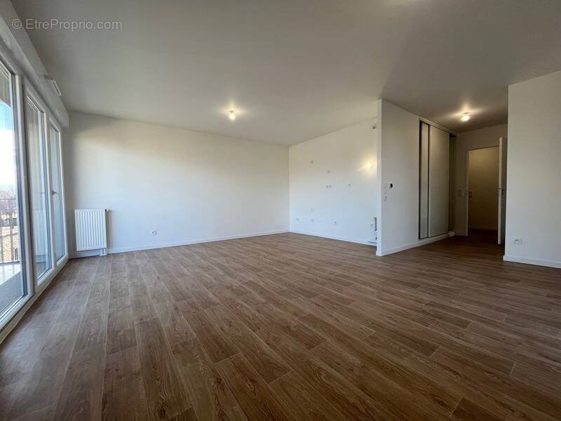 Appartement à CORMELLES-LE-ROYAL